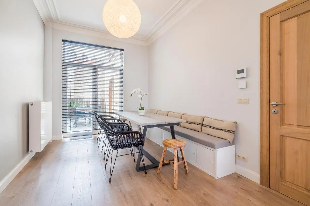 Luxurious, Updated, Warm & Stunning Home Terraces Ostend