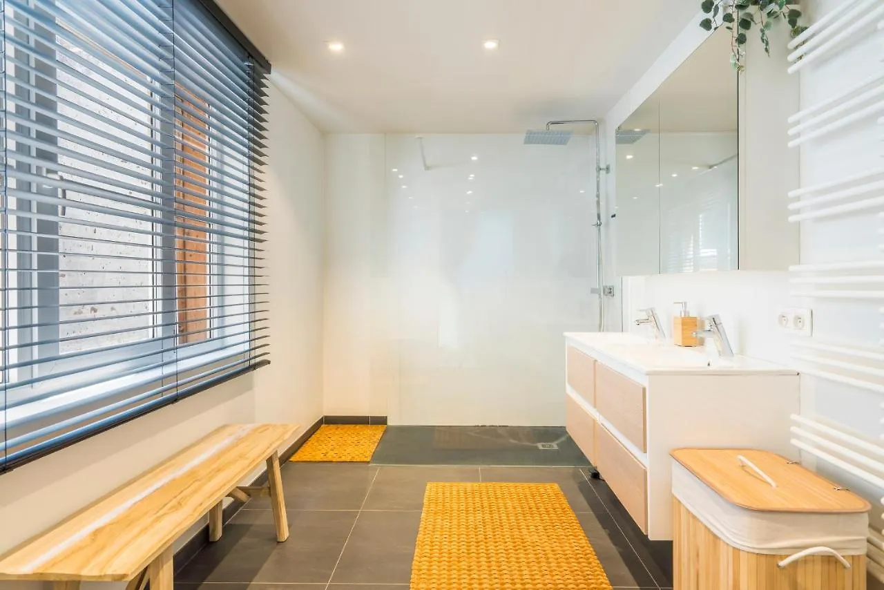 Luxurious, Updated, Warm & Stunning Home Terraces Ostend Holiday home